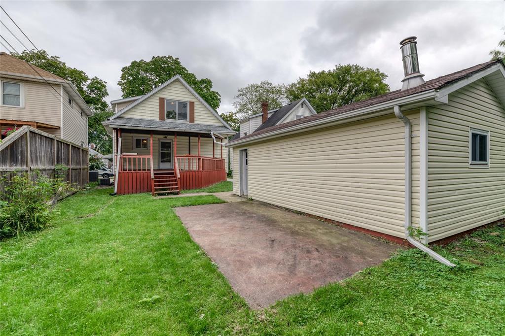 239 HARKNESS Street, Sarnia Ontario, Canada