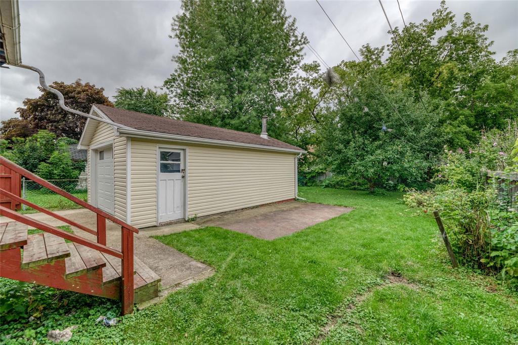 239 HARKNESS Street, Sarnia Ontario, Canada