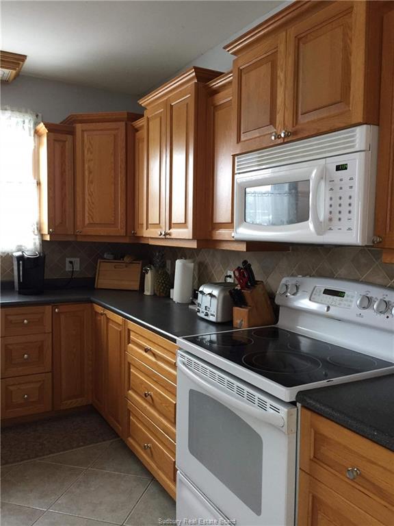 26 KING Street W, St. Charles Ontario, Canada