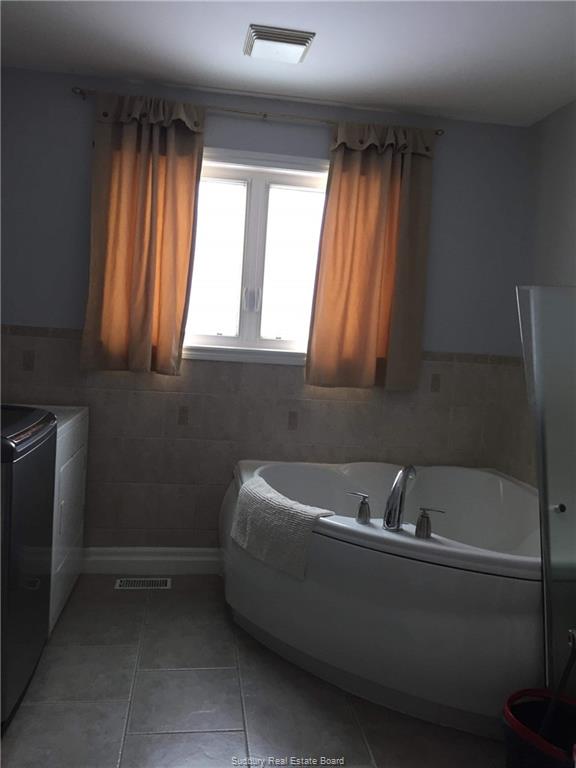 26 KING Street W, St. Charles Ontario, Canada