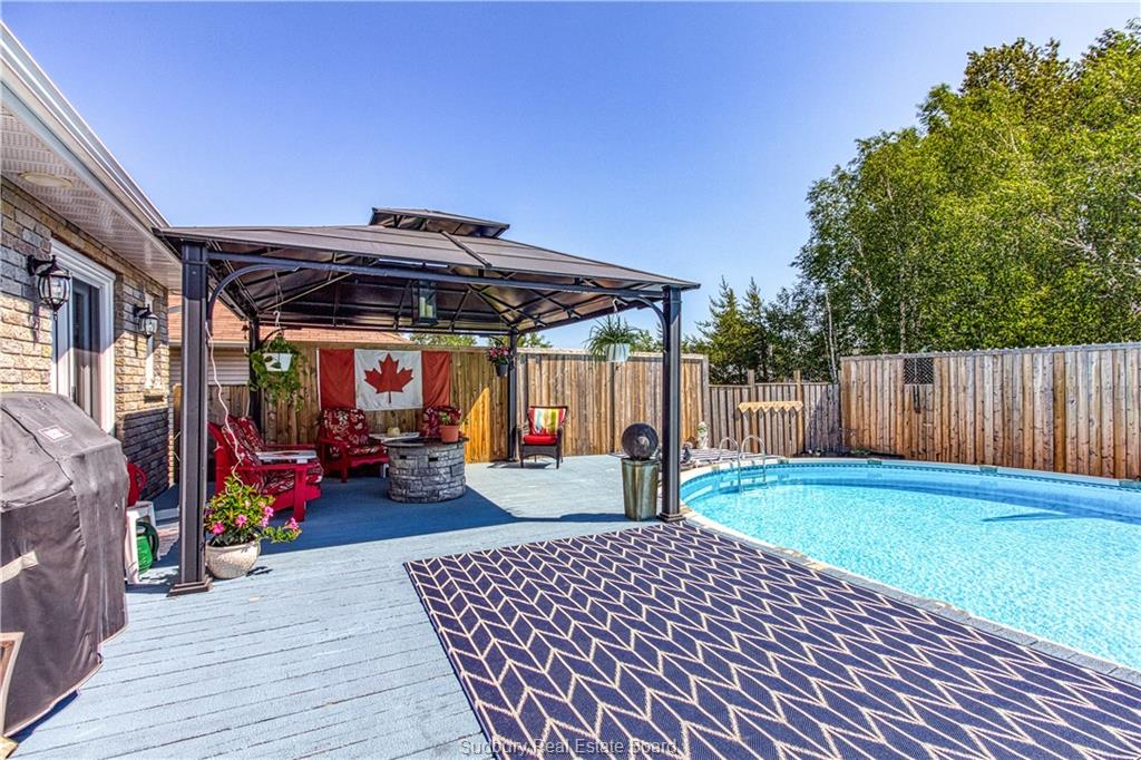 2616 HUMMINGBIRD, Val Caron Ontario, Canada