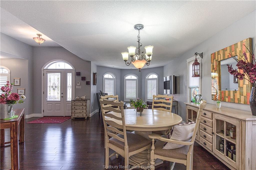 2616 HUMMINGBIRD, Val Caron Ontario, Canada