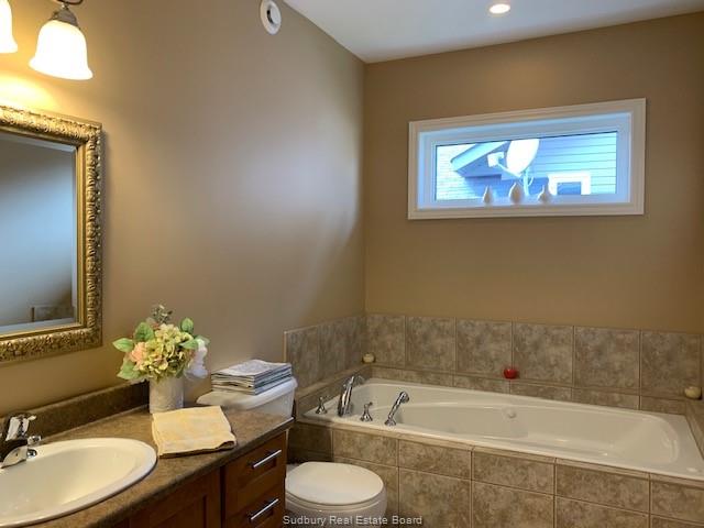4256 Heritage Drive, Hanmer Ontario, Canada
