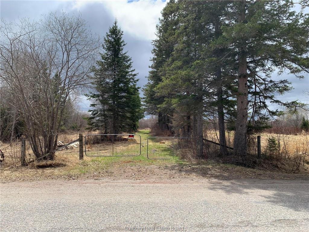 New Cobden Road, Chelmsford Ontario, Canada