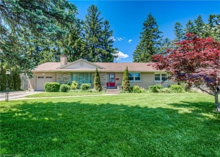 36 ORCHARD PARK Crescent, Kitchener Ontario, Canada