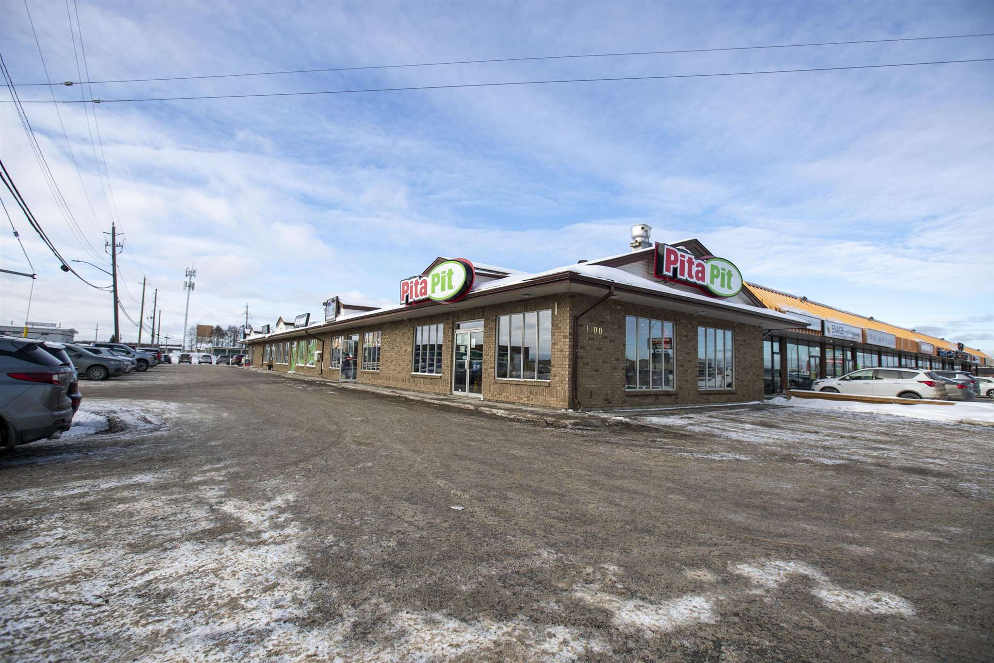 1100 Memorial Avenue, Thunder Bay, Ontario, Canada photo 3