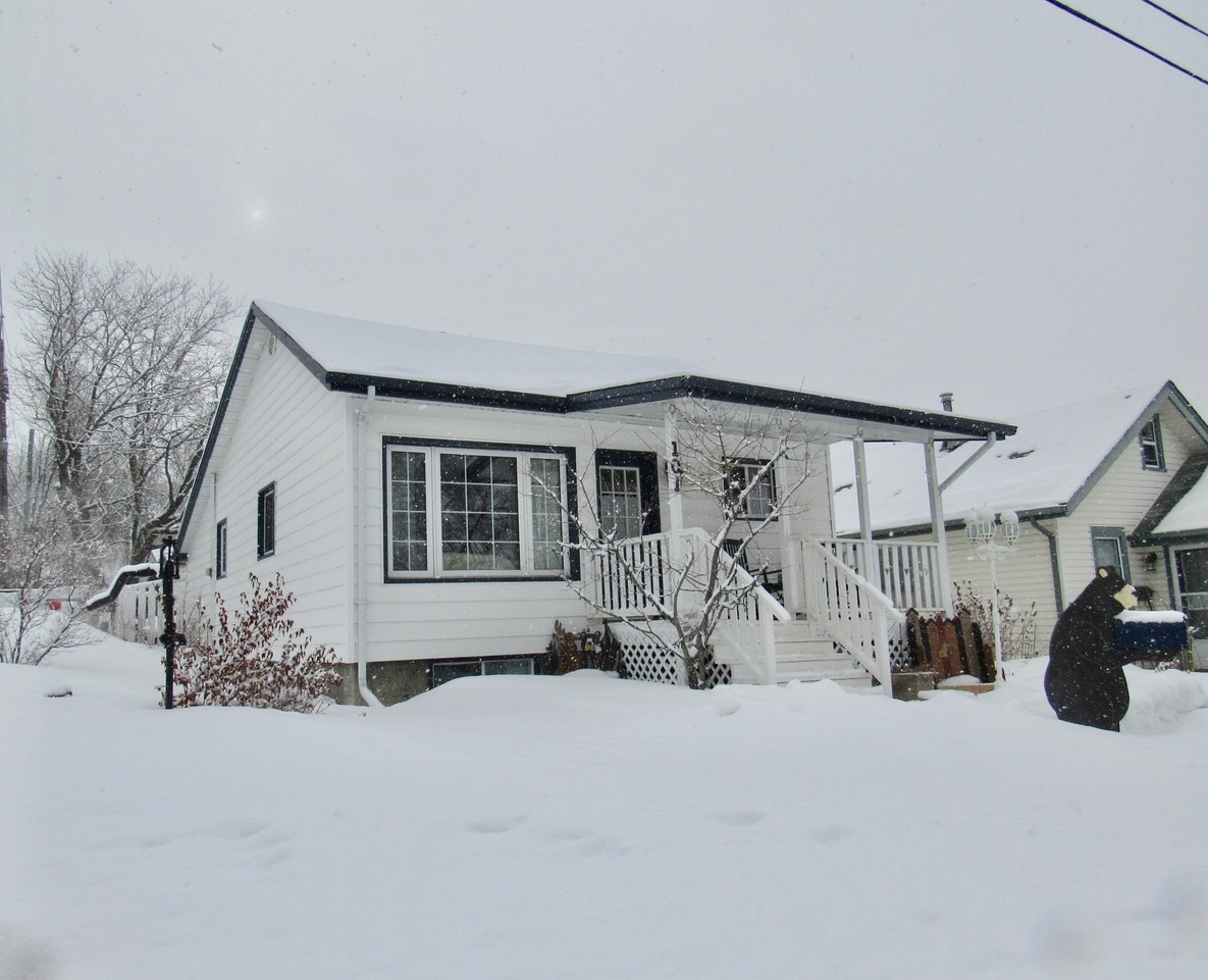 101 Windemere Avenue S, Thunder Bay Ontario, Canada