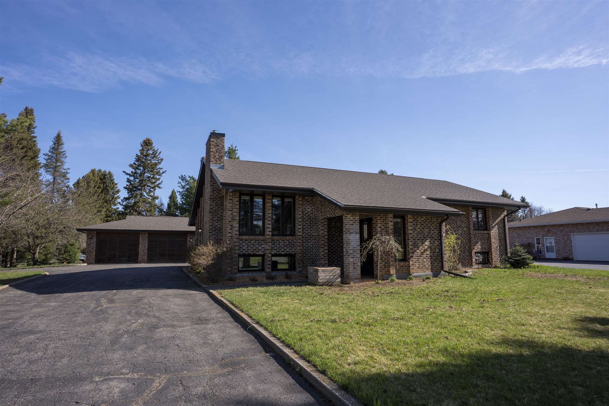 2300 Finch Street, Thunder Bay, Ontario, Canada photo 1