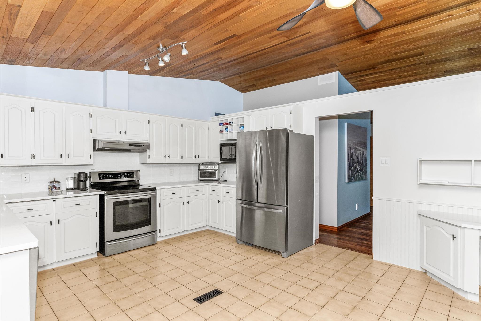 2300 Finch Street, Thunder Bay, Ontario, Canada photo 13