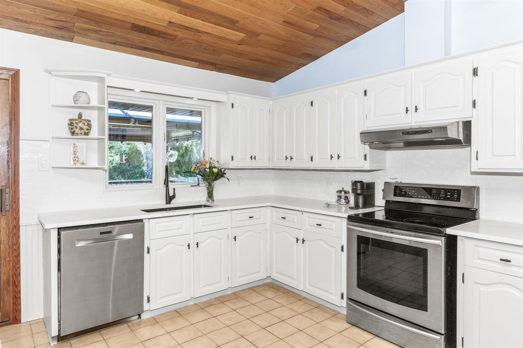 2300 Finch Street, Thunder Bay, Ontario, Canada photo 14