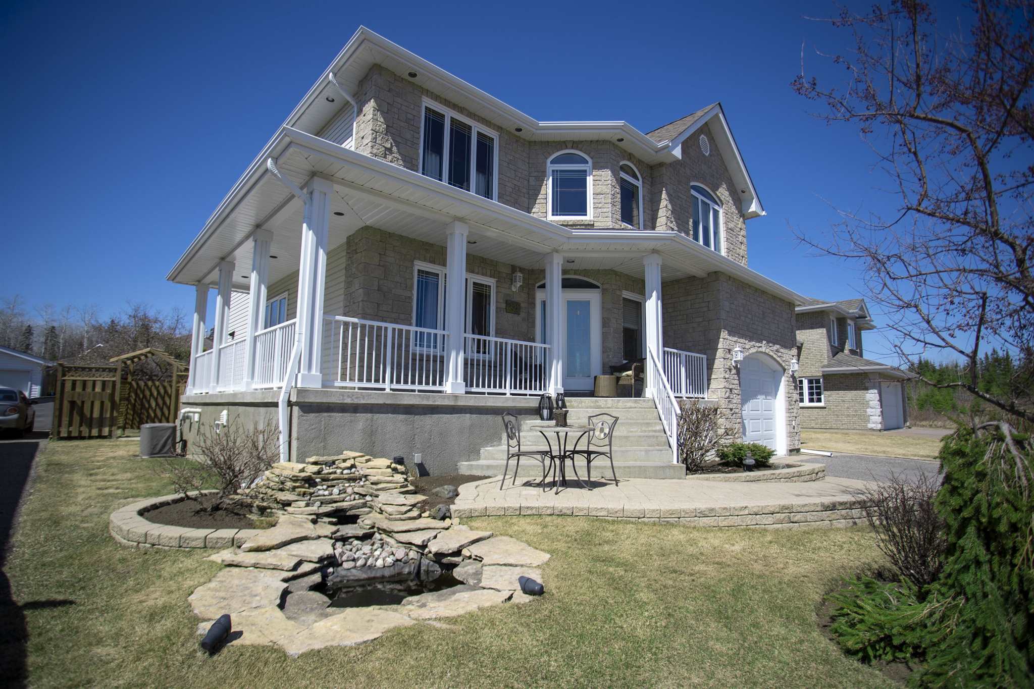 324 Scarlet Avenue, Thunder Bay Ontario, Canada