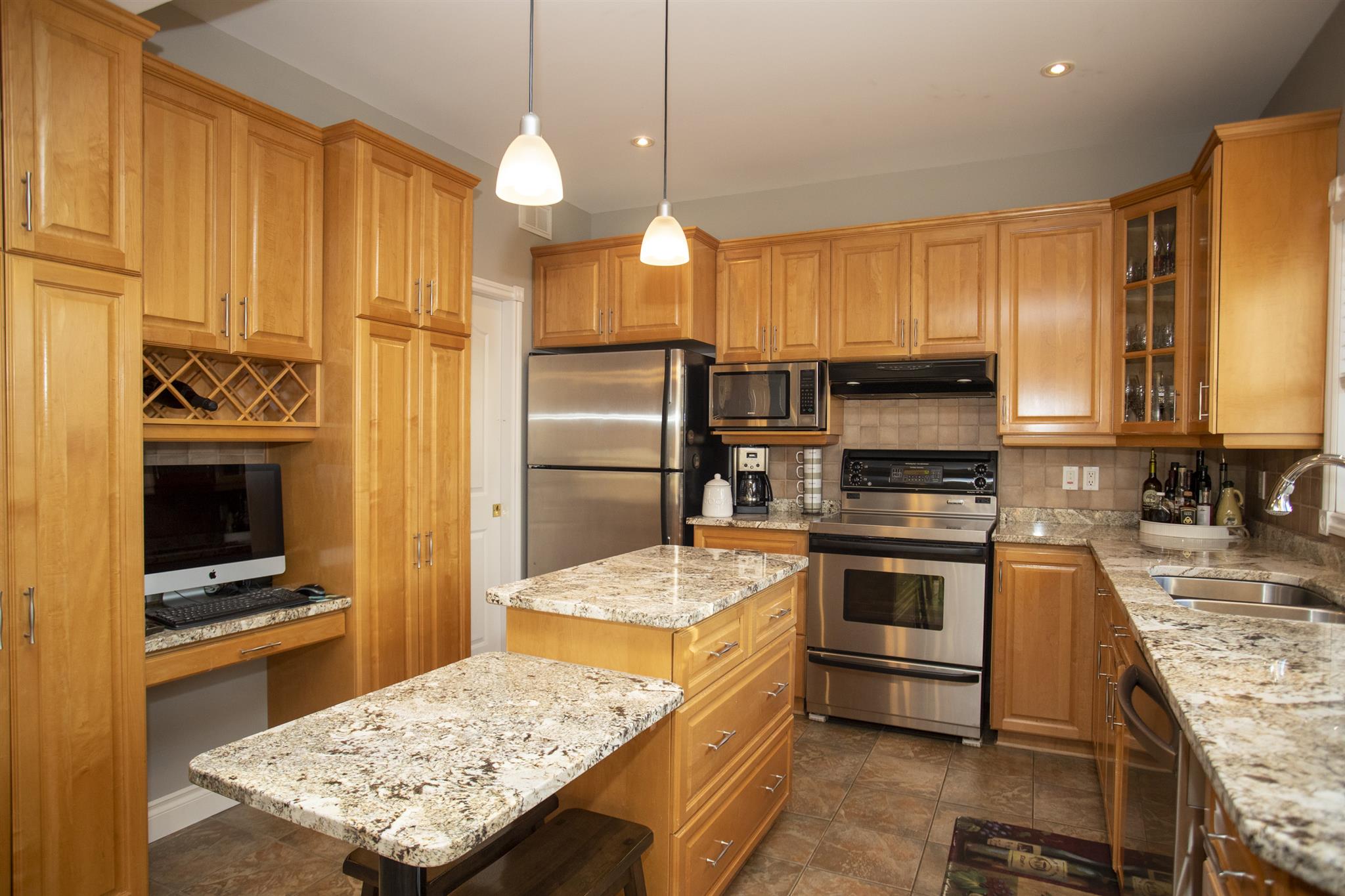 324 Scarlet Avenue, Thunder Bay Ontario, Canada