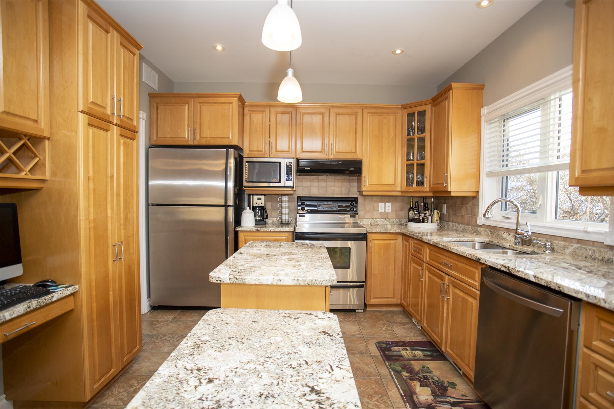 324 Scarlet Avenue, Thunder Bay Ontario, Canada