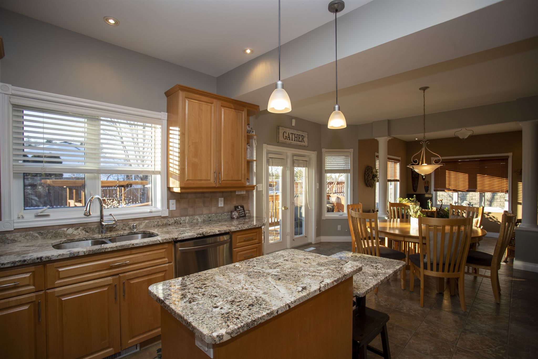 324 Scarlet Avenue, Thunder Bay Ontario, Canada