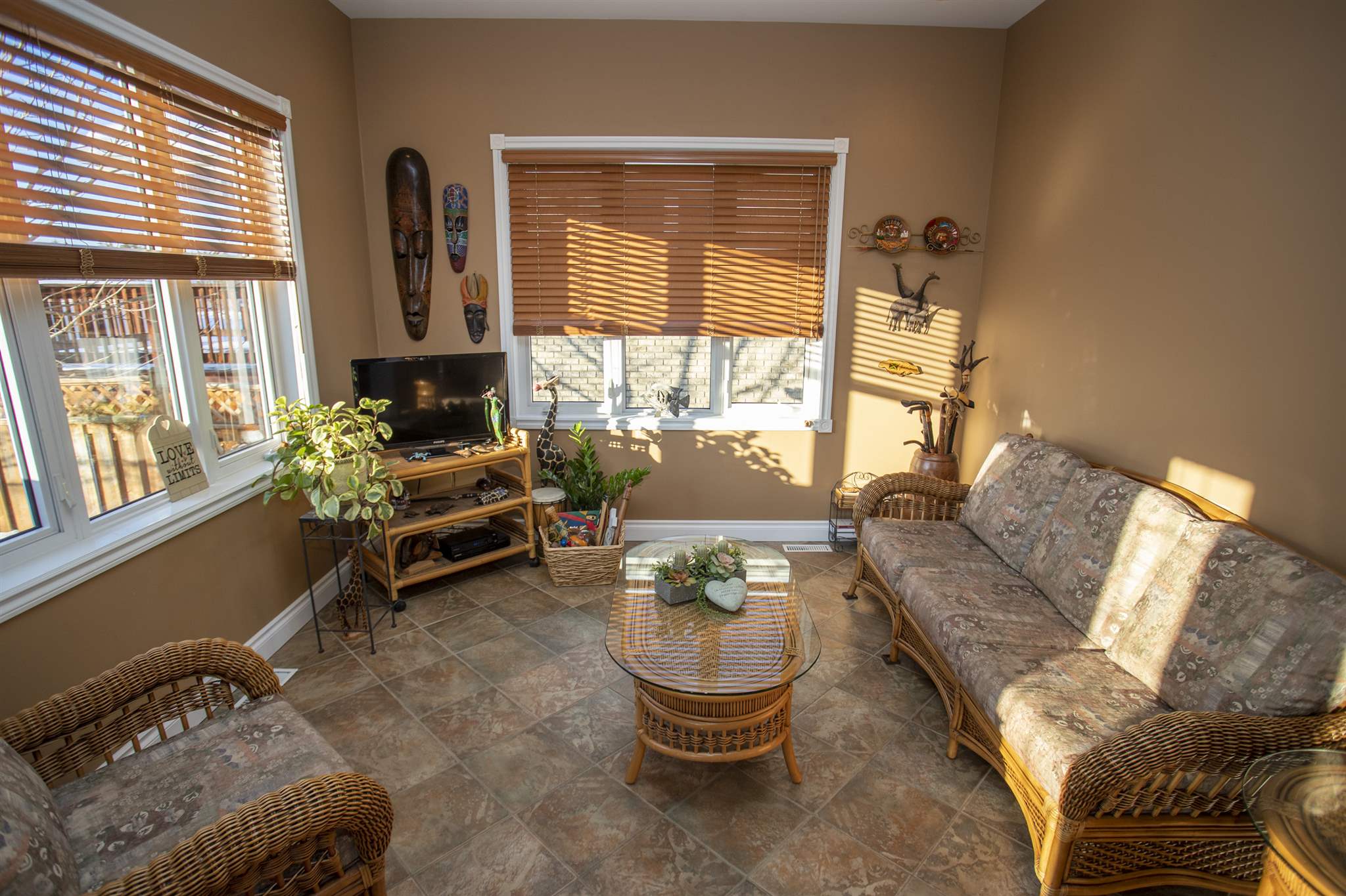 324 Scarlet Avenue, Thunder Bay Ontario, Canada