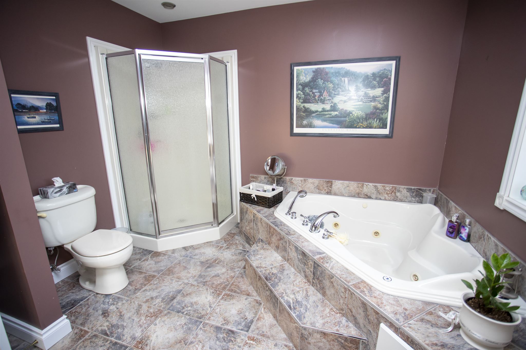 324 Scarlet Avenue, Thunder Bay Ontario, Canada