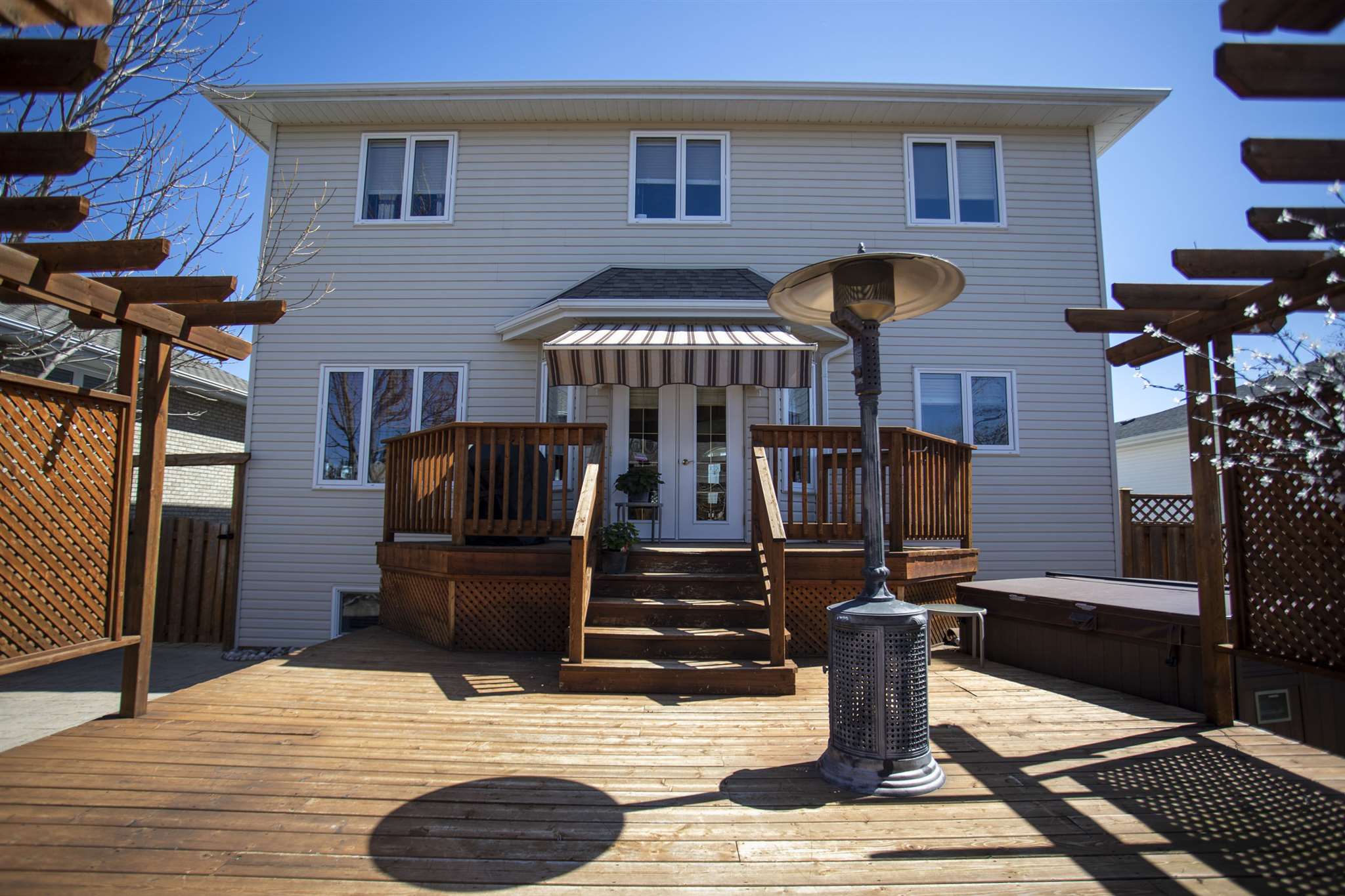 324 Scarlet Avenue, Thunder Bay Ontario, Canada