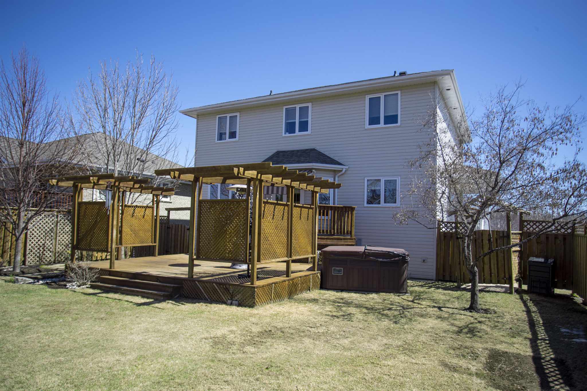 324 Scarlet Avenue, Thunder Bay Ontario, Canada