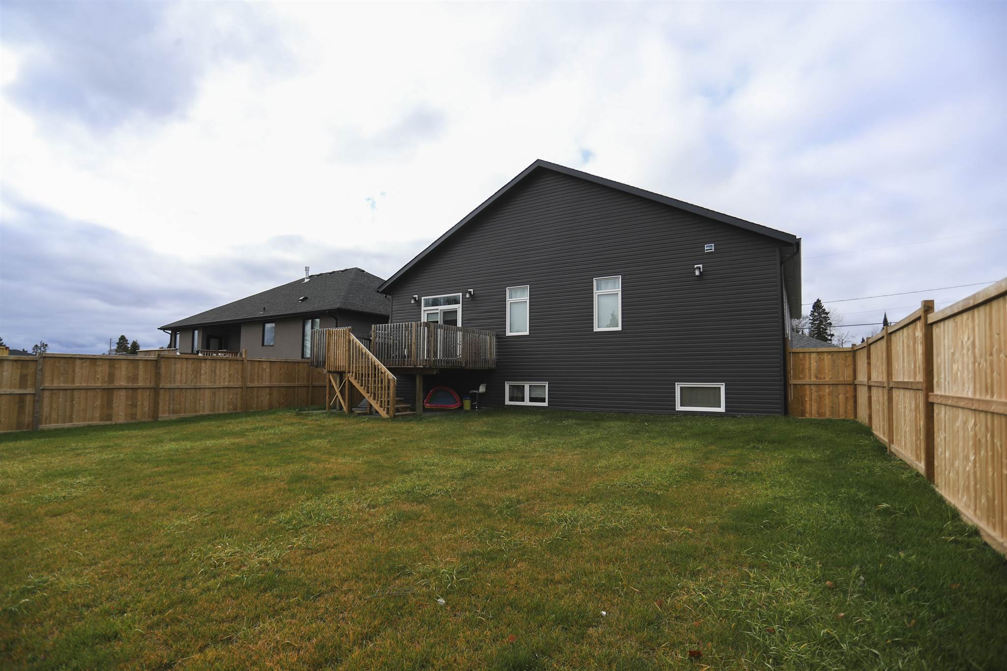 766 Woodcrest Road, Thunder Bay Ontario, Canada