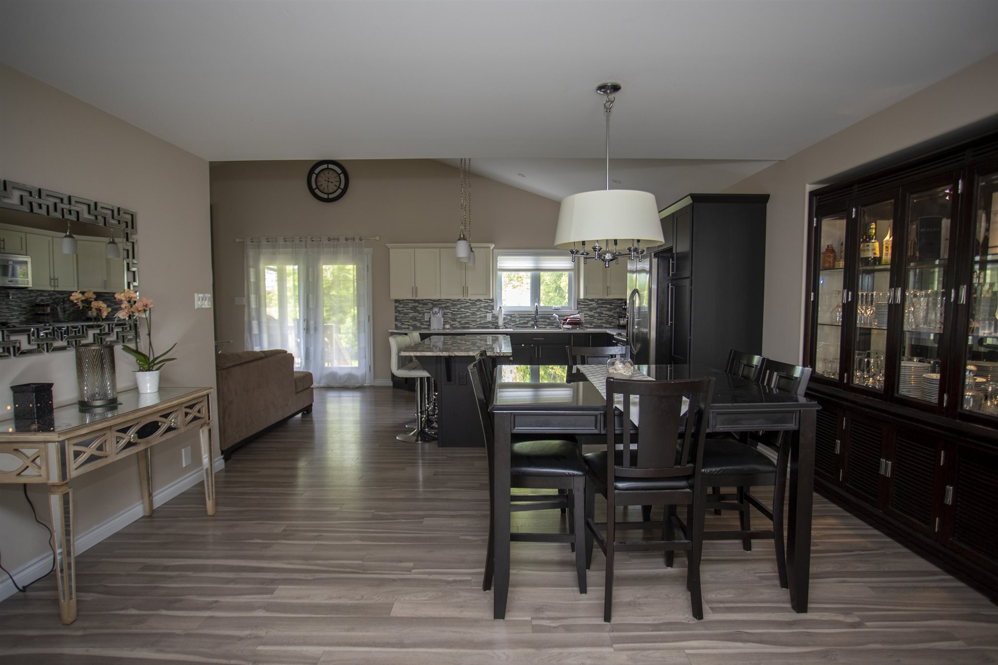 1771 Broadway Avenue, Thunder Bay Ontario, Canada