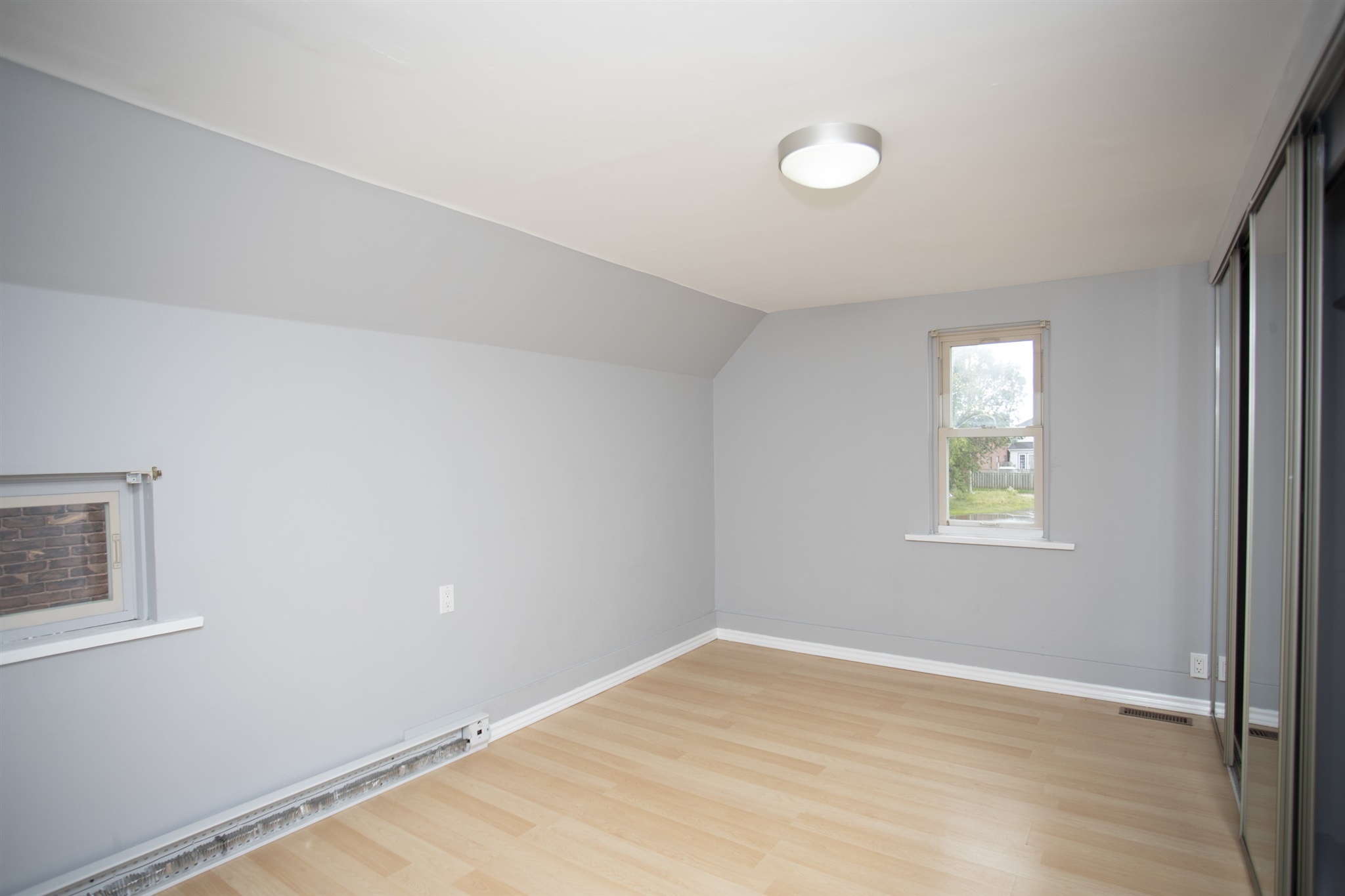 634 McLaughlin Street, Thunder Bay Ontario, Canada