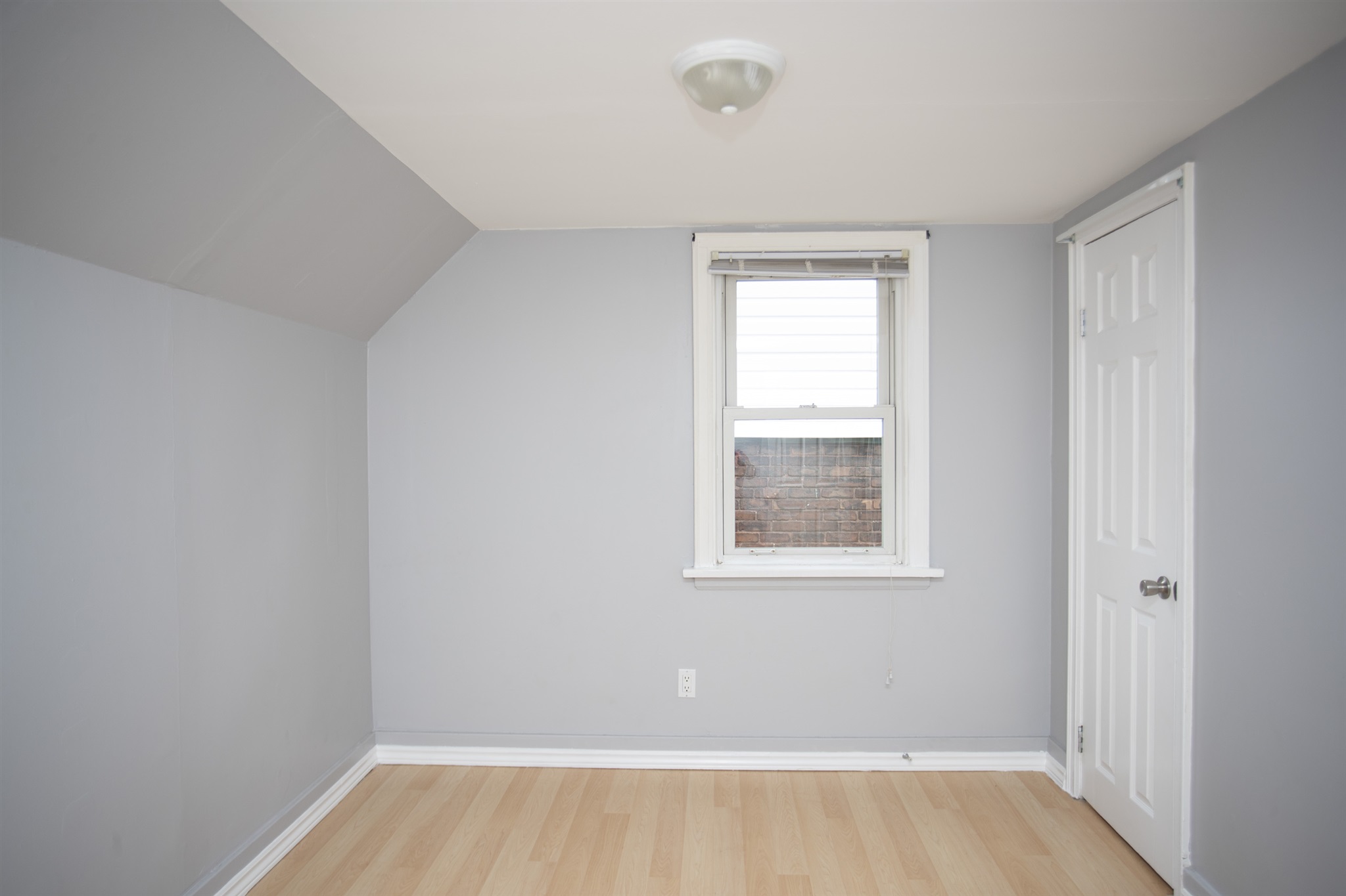 634 McLaughlin Street, Thunder Bay Ontario, Canada