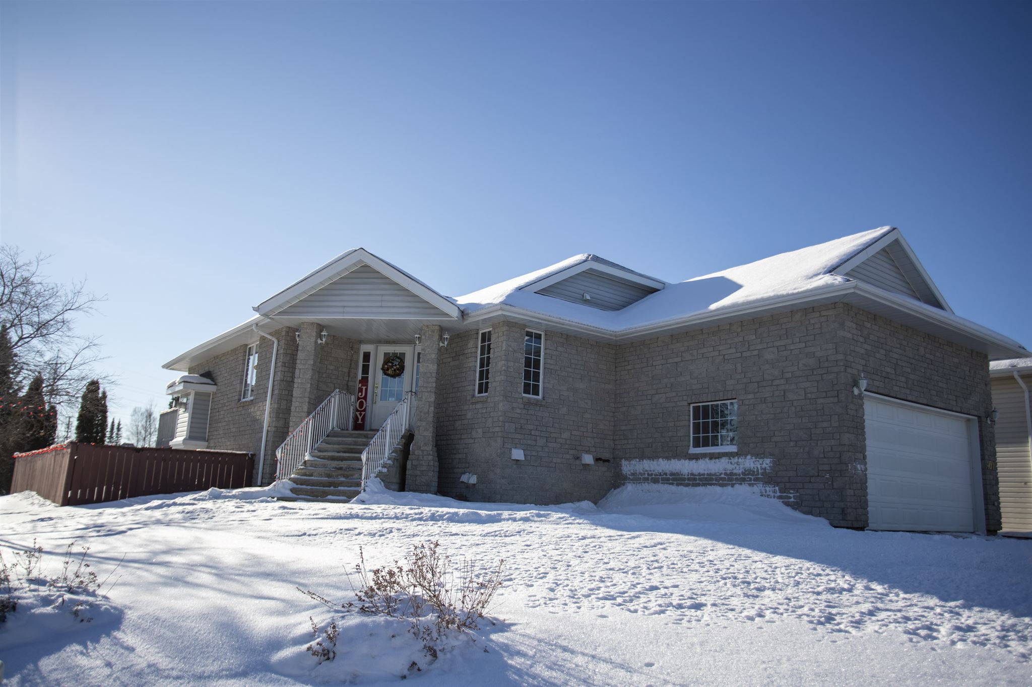 401 Tuscany Drive, Thunder Bay, Ontario, Canada
