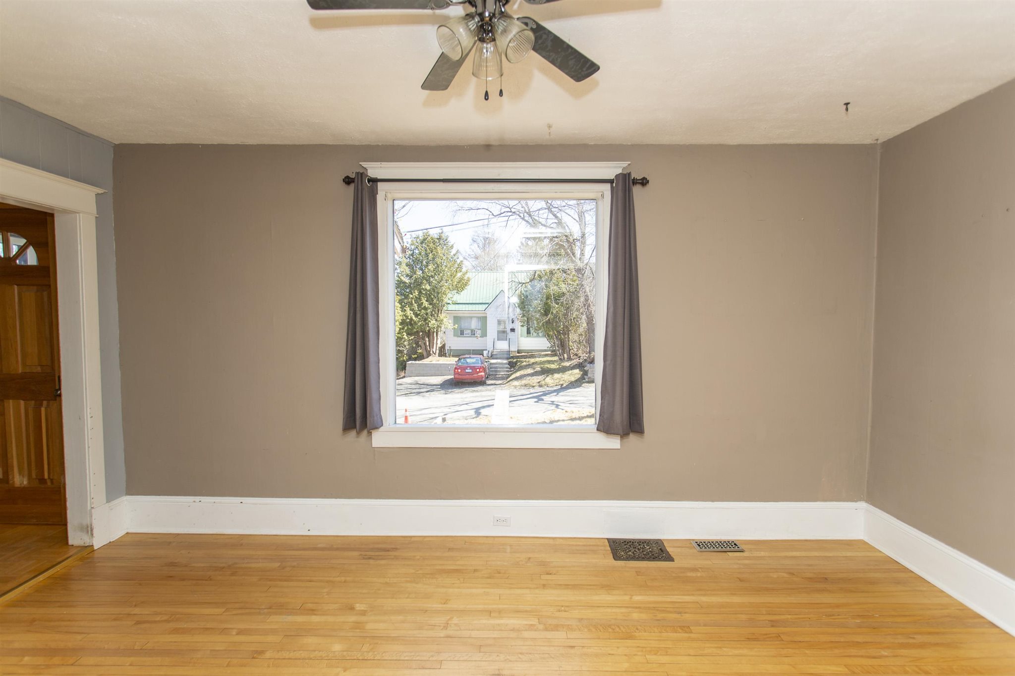 18 Stokes Street, Thunder Bay, Ontario, Canada