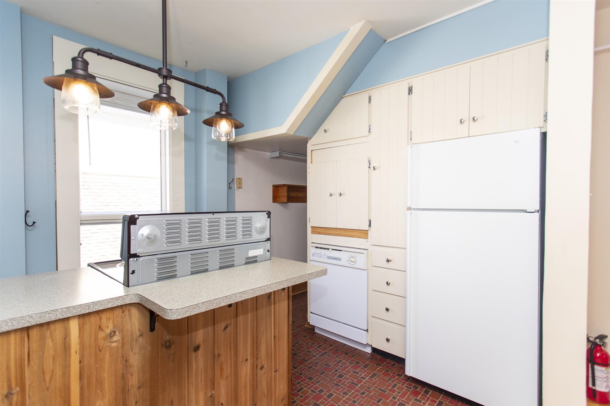 18 Stokes Street, Thunder Bay, Ontario, Canada