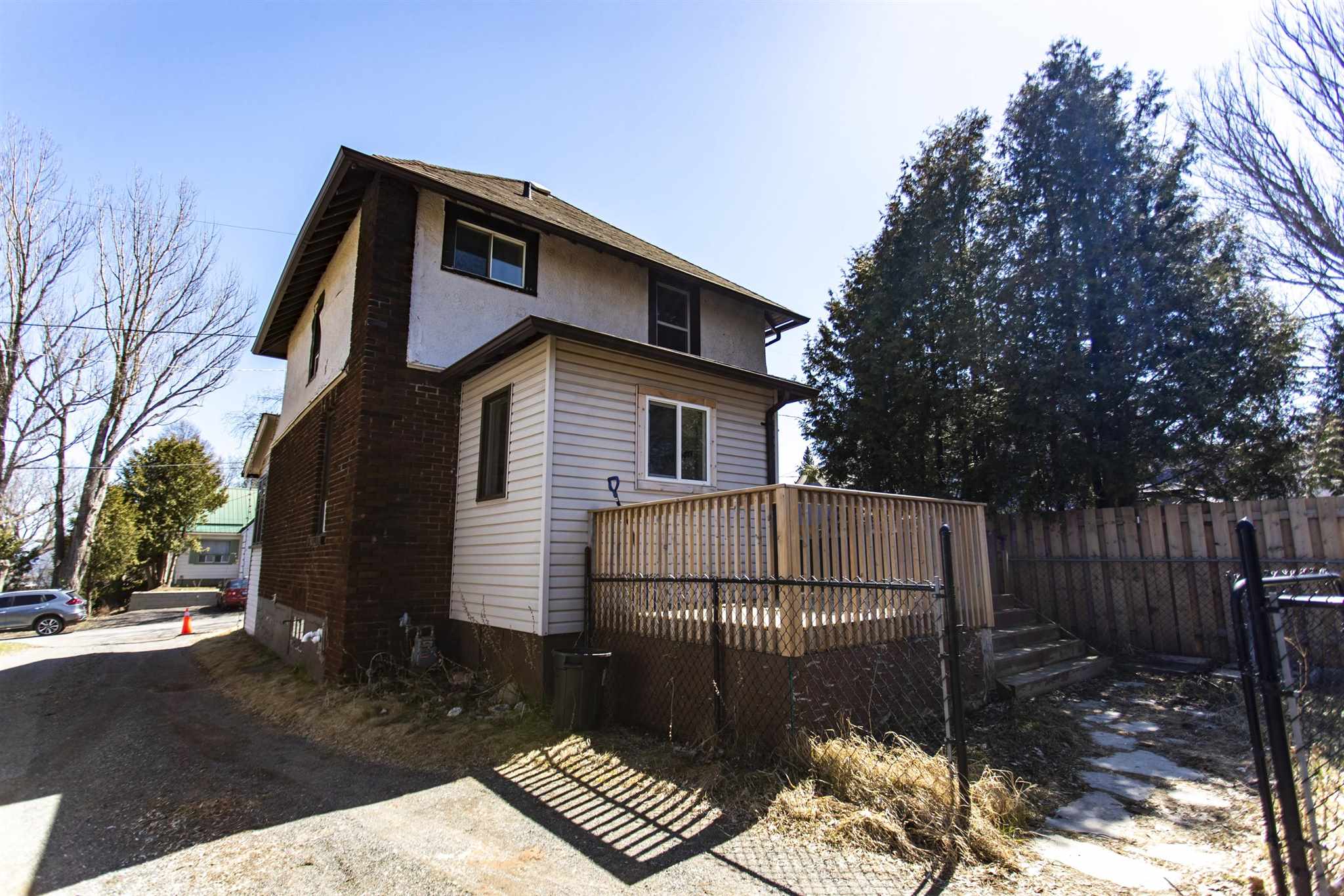 18 Stokes Street, Thunder Bay, Ontario, Canada
