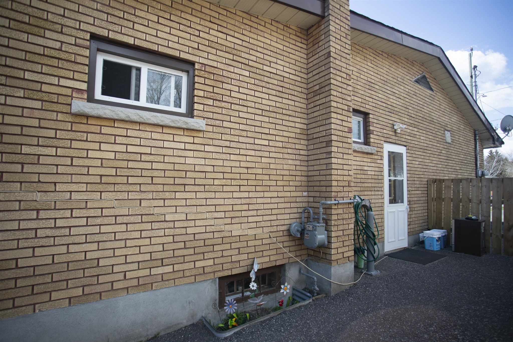 32 Penfold Street, Thunder Bay, Ontario, Canada