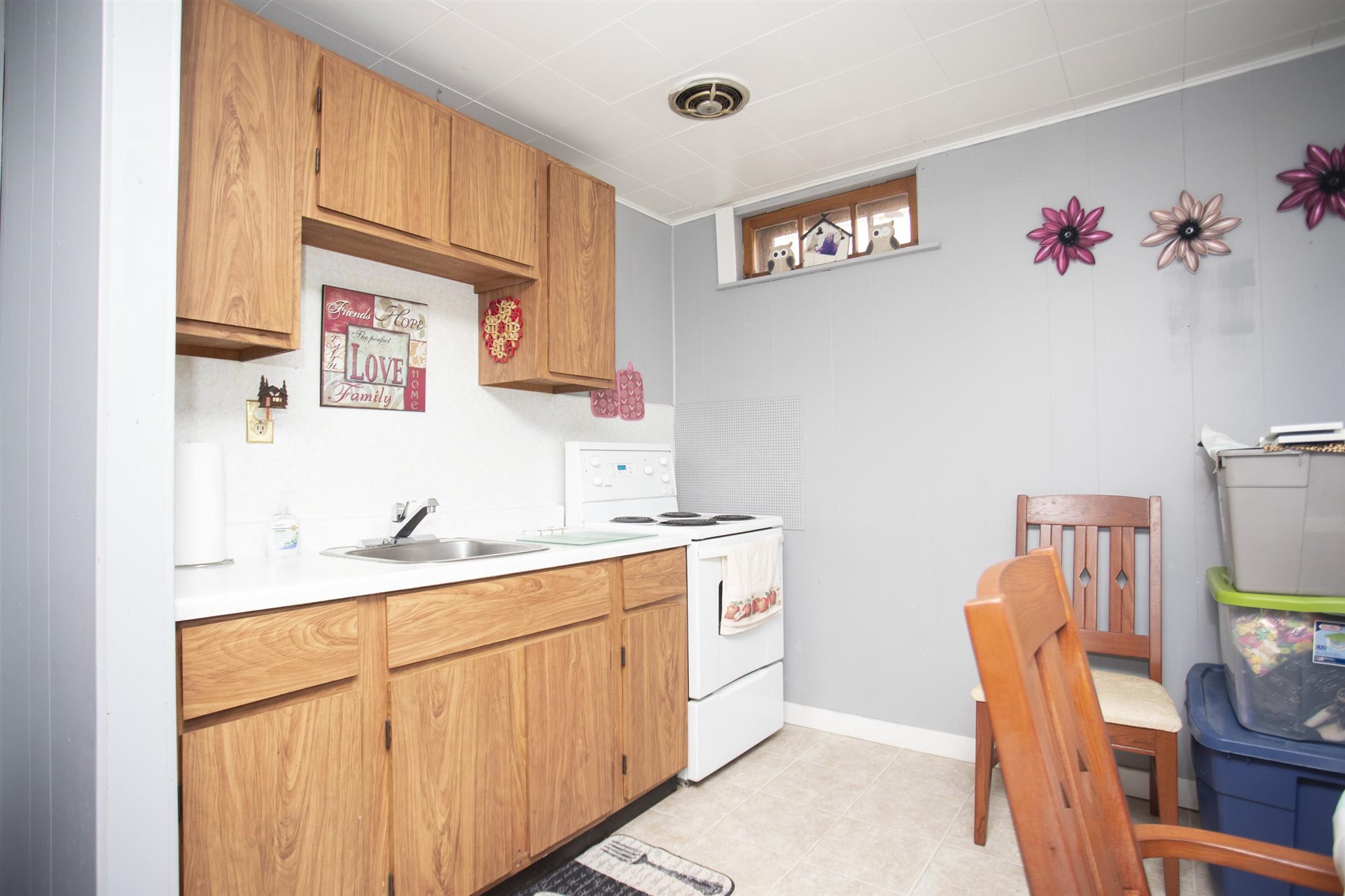 32 Penfold Street, Thunder Bay, Ontario, Canada