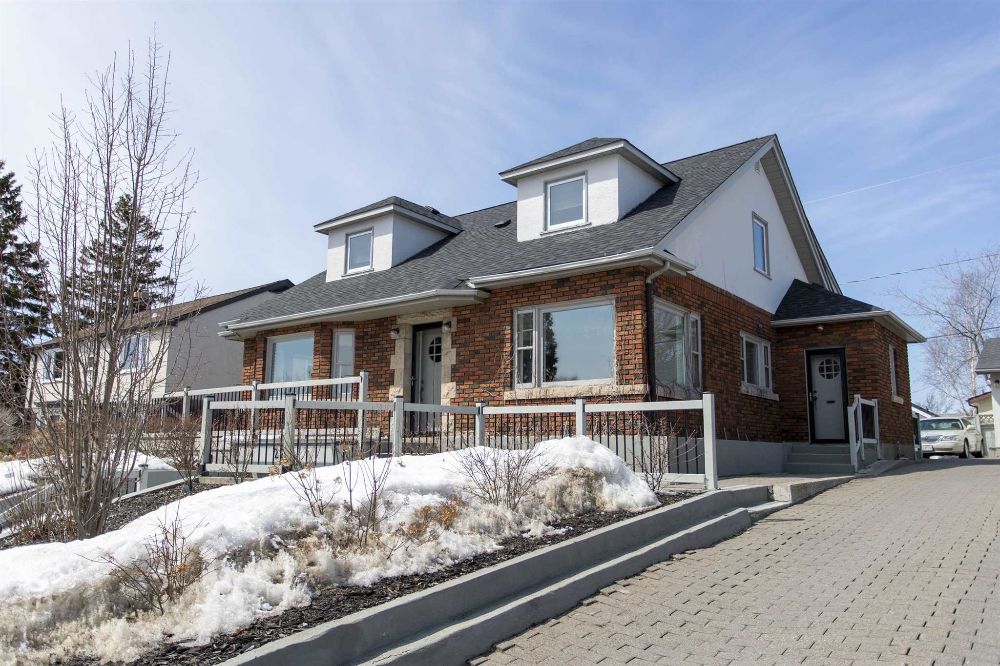 222 Winnipeg Avenue, Thunder Bay, Ontario, Canada