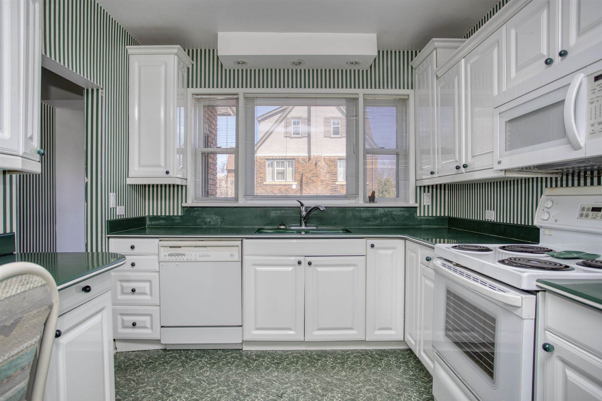 222 Winnipeg Avenue, Thunder Bay, Ontario, Canada
