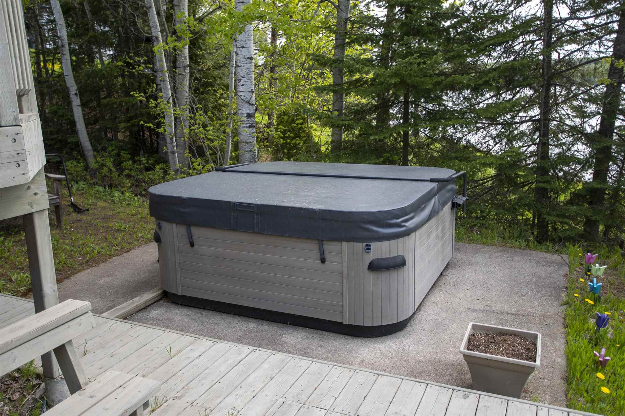 752A Cloud Lake Road, Neebing, Ontario, Canada