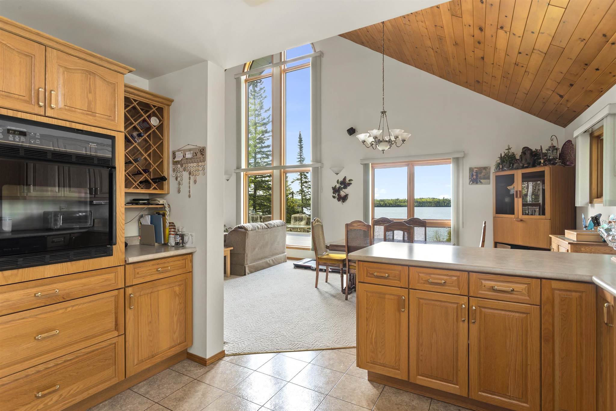 752A Cloud Lake Road, Neebing, Ontario, Canada