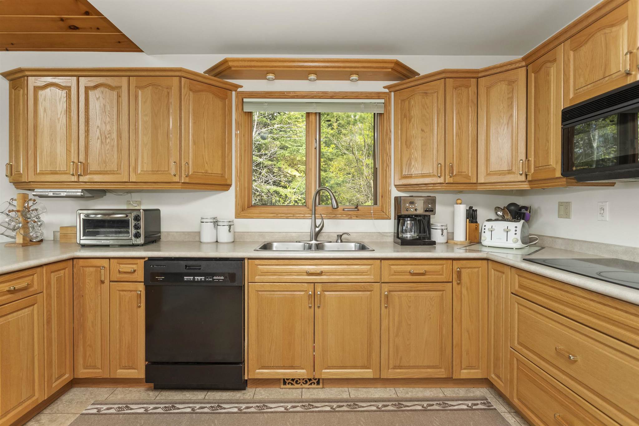 752A Cloud Lake Road, Neebing, Ontario, Canada