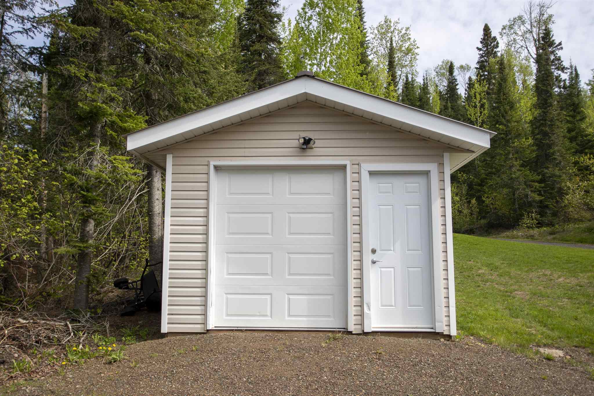 752A Cloud Lake Road, Neebing, Ontario, Canada