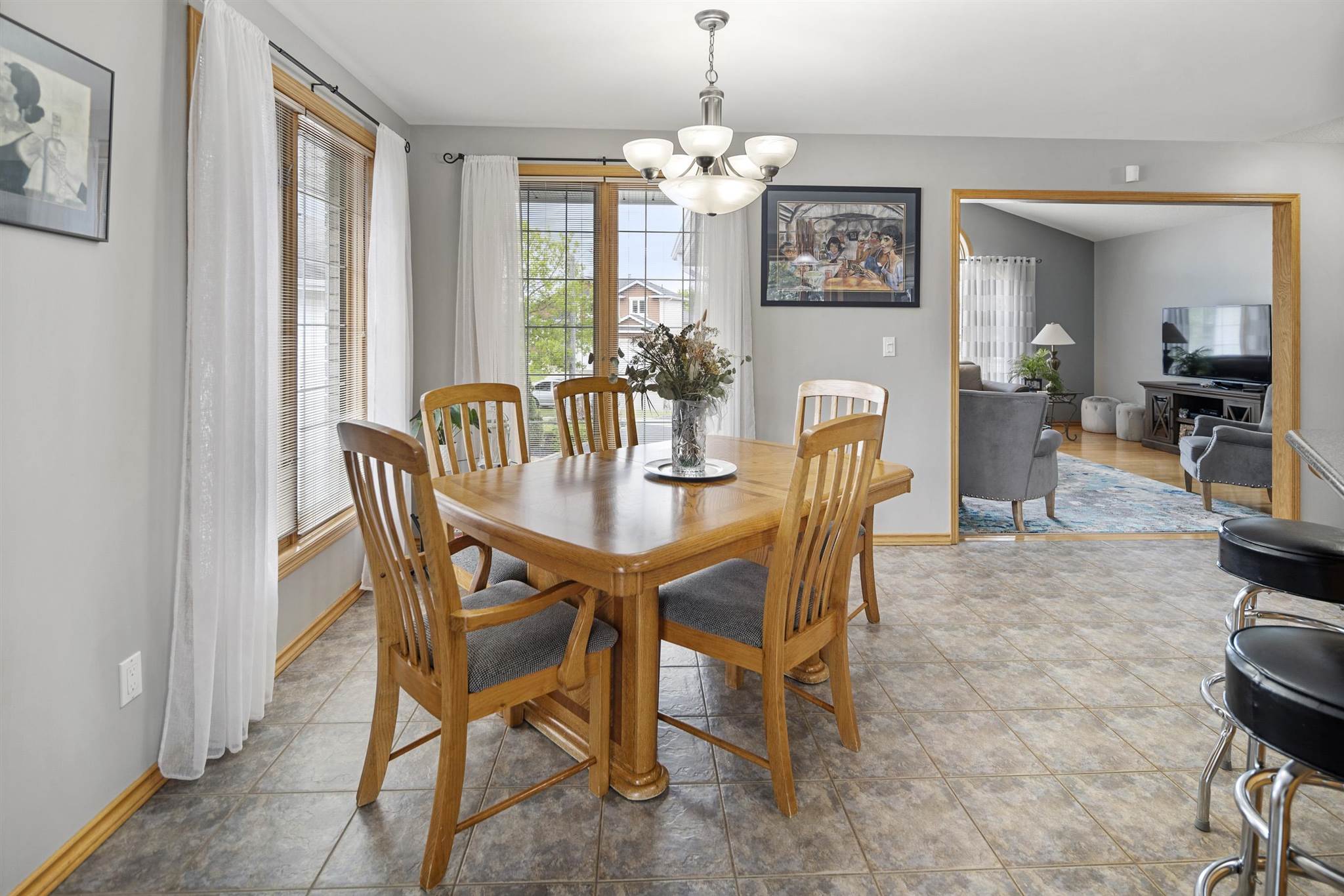 237 Newcastle Drive, Thunder Bay, Ontario, Canada