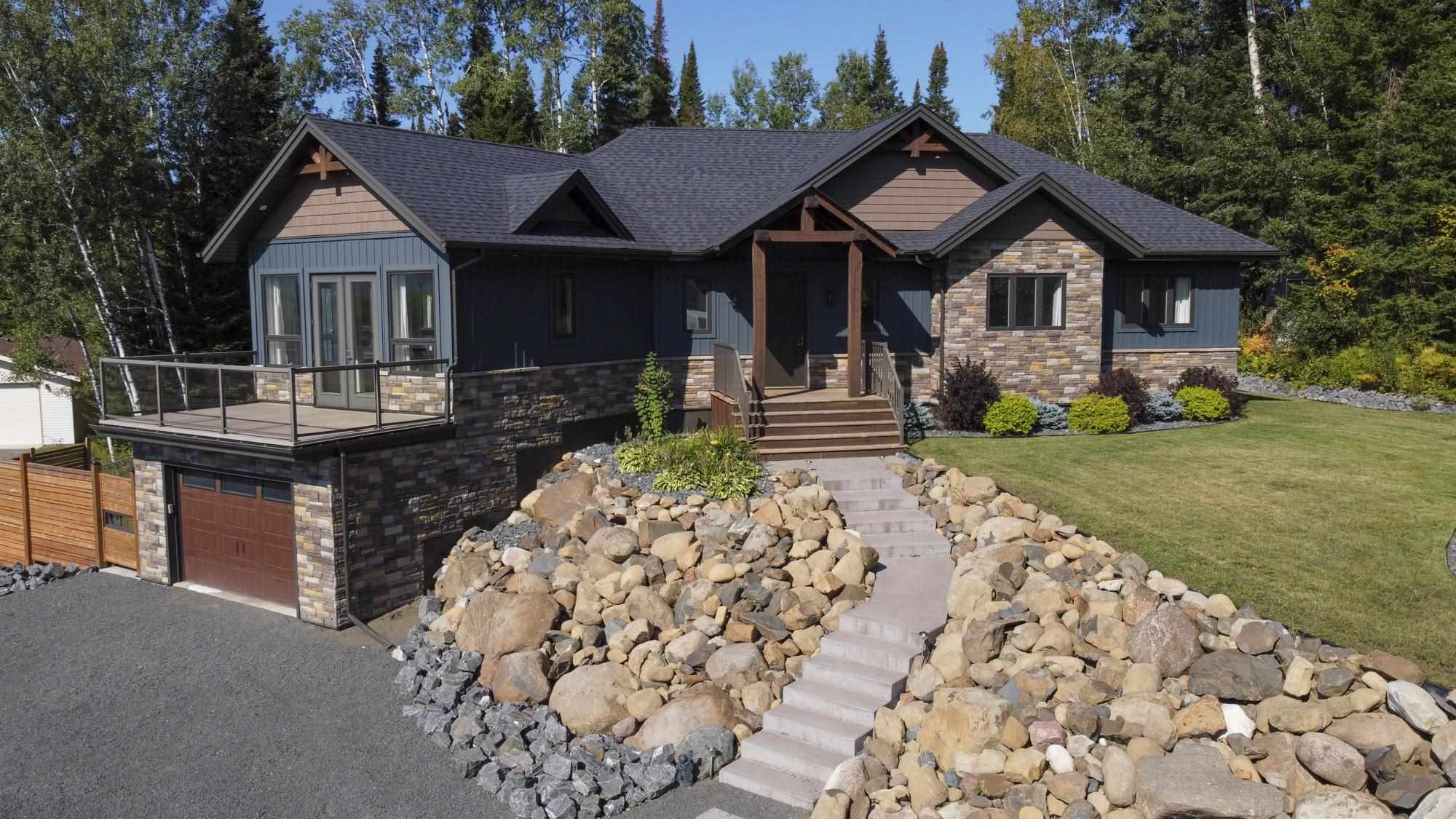 2353 Falconcrest Drive, Thunder Bay, Ontario, Canada