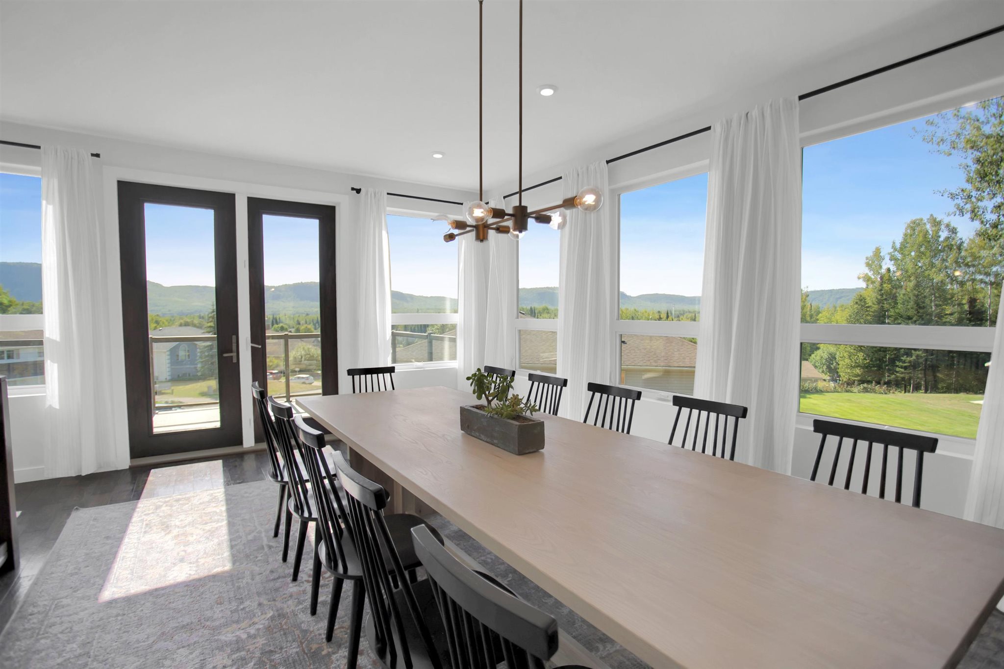 2353 Falconcrest Drive, Thunder Bay, Ontario, Canada