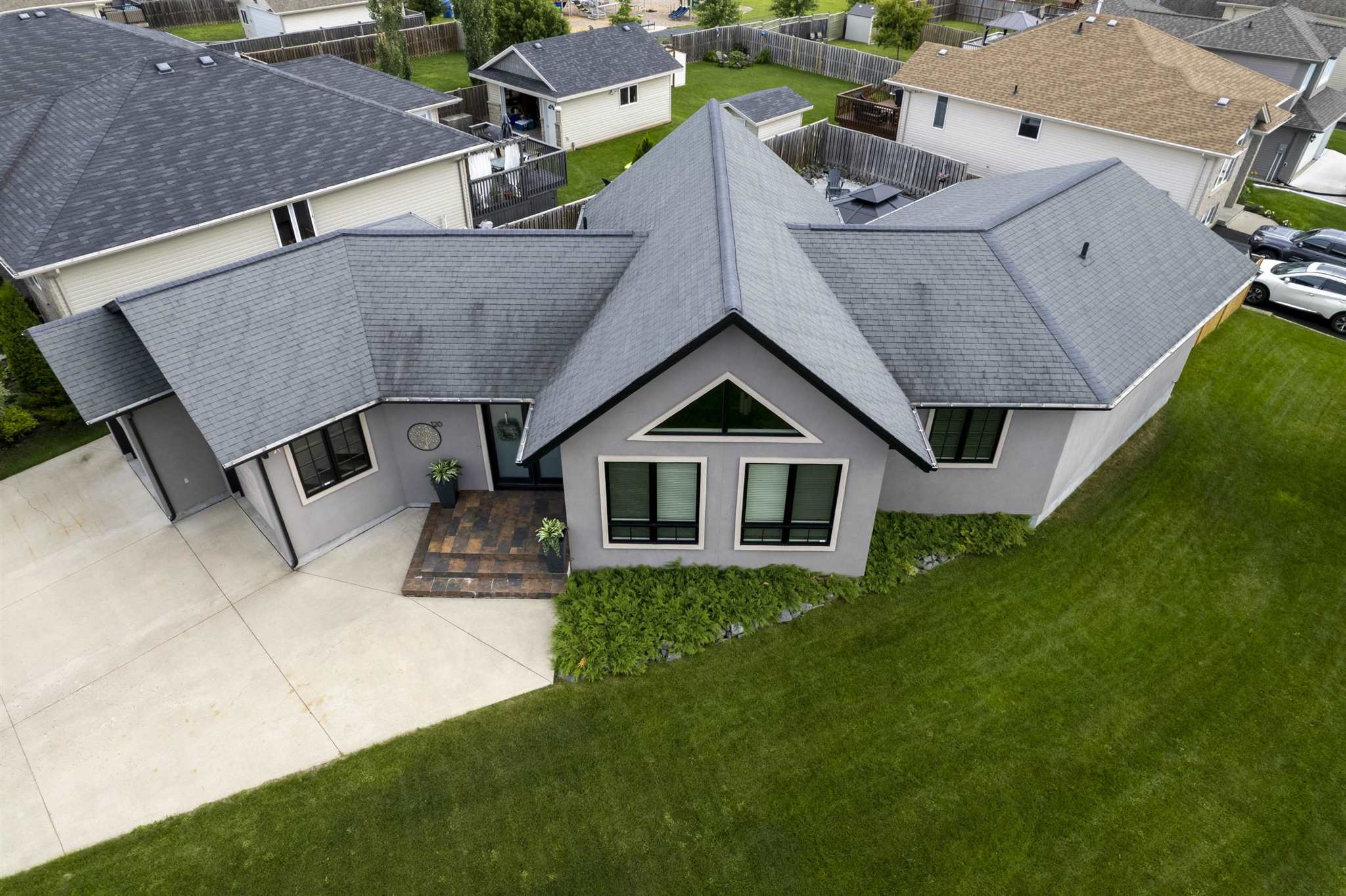 120 Loxley Bay, Thunder Bay, Ontario, Canada