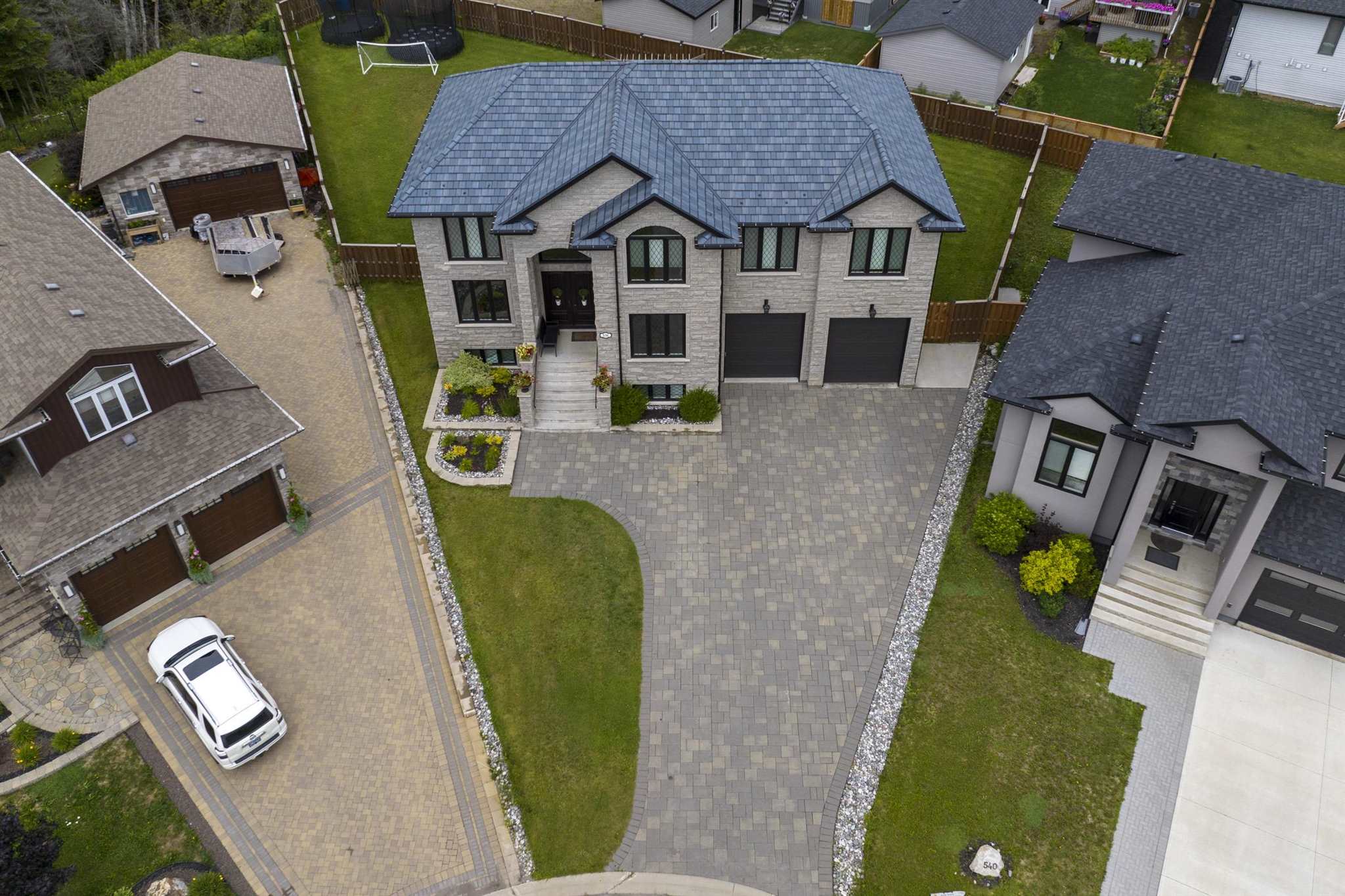 536 Longbow Crescent, Thunder Bay, Ontario, Canada
