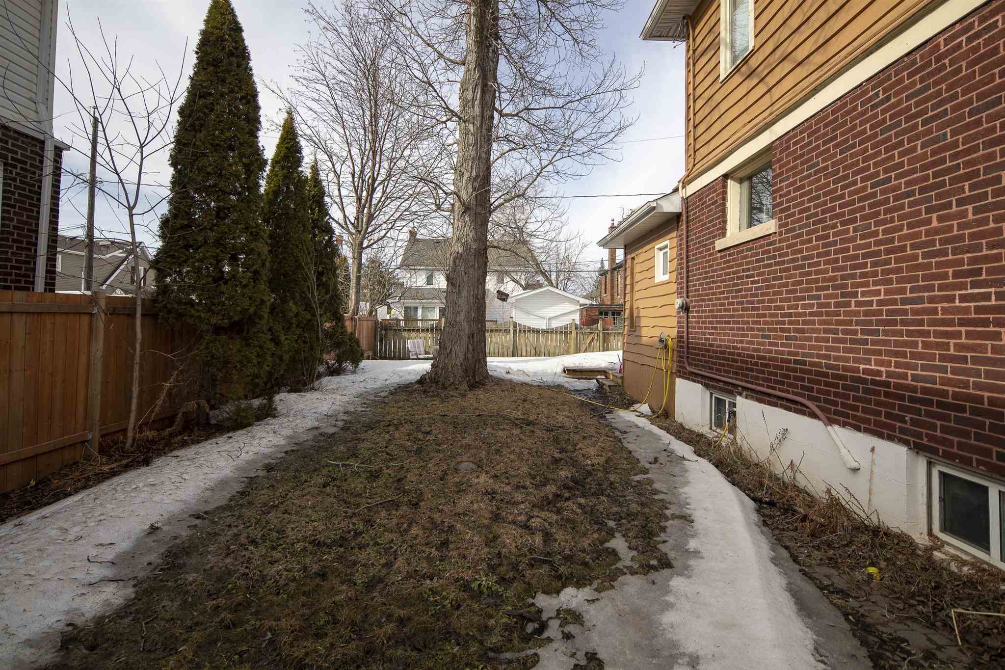 1427 Ridgeway Street E, Thunder Bay, Ontario, Canada