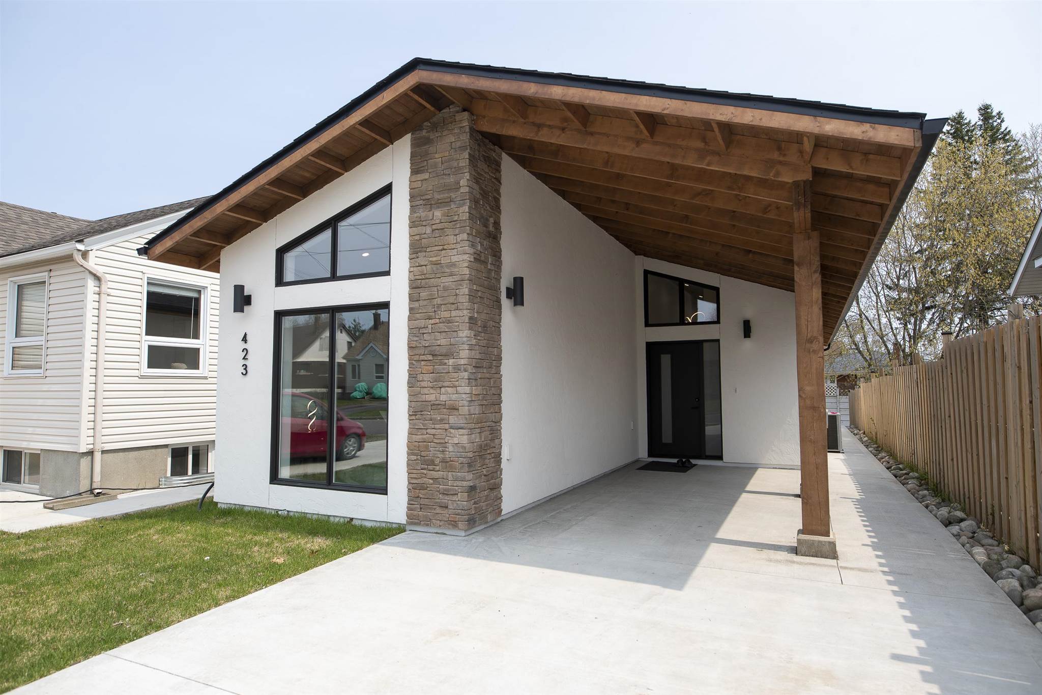 423 Frankwood Avenue, Thunder Bay, Ontario, Canada