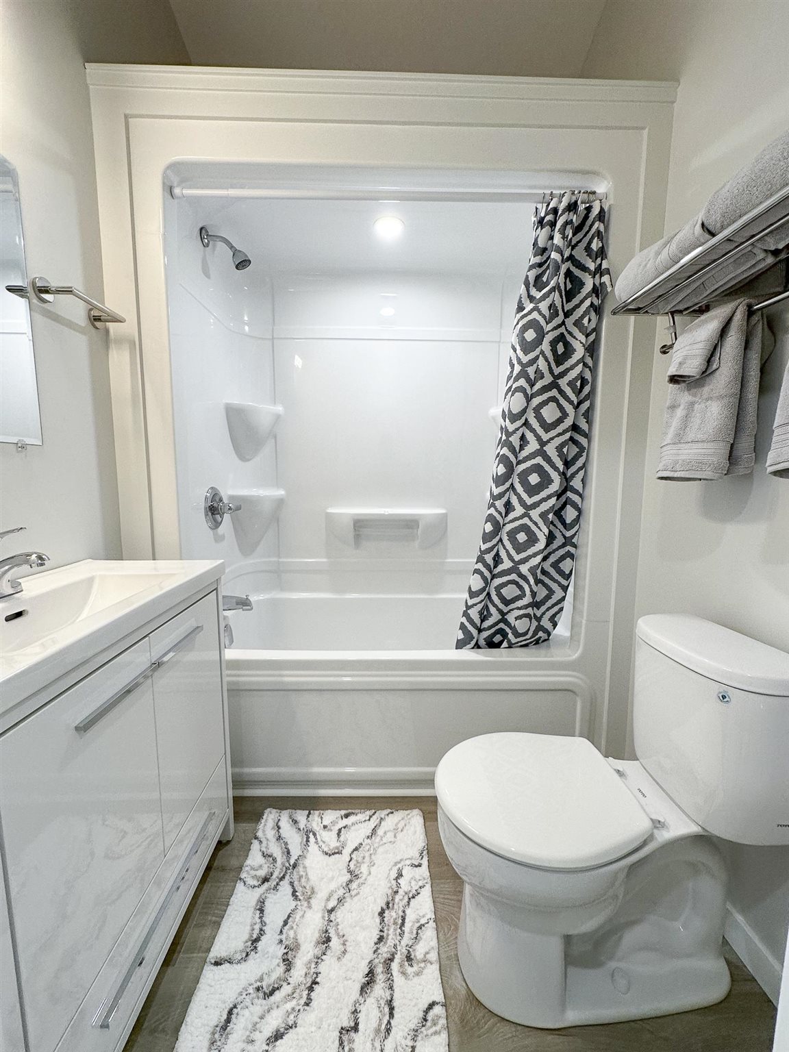 423 Frankwood Avenue, Thunder Bay, Ontario, Canada