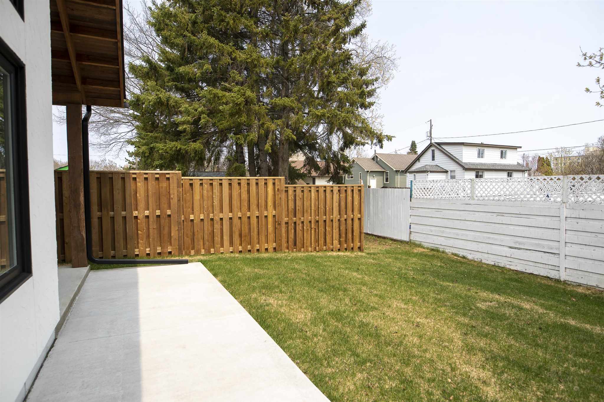 423 Frankwood Avenue, Thunder Bay, Ontario, Canada