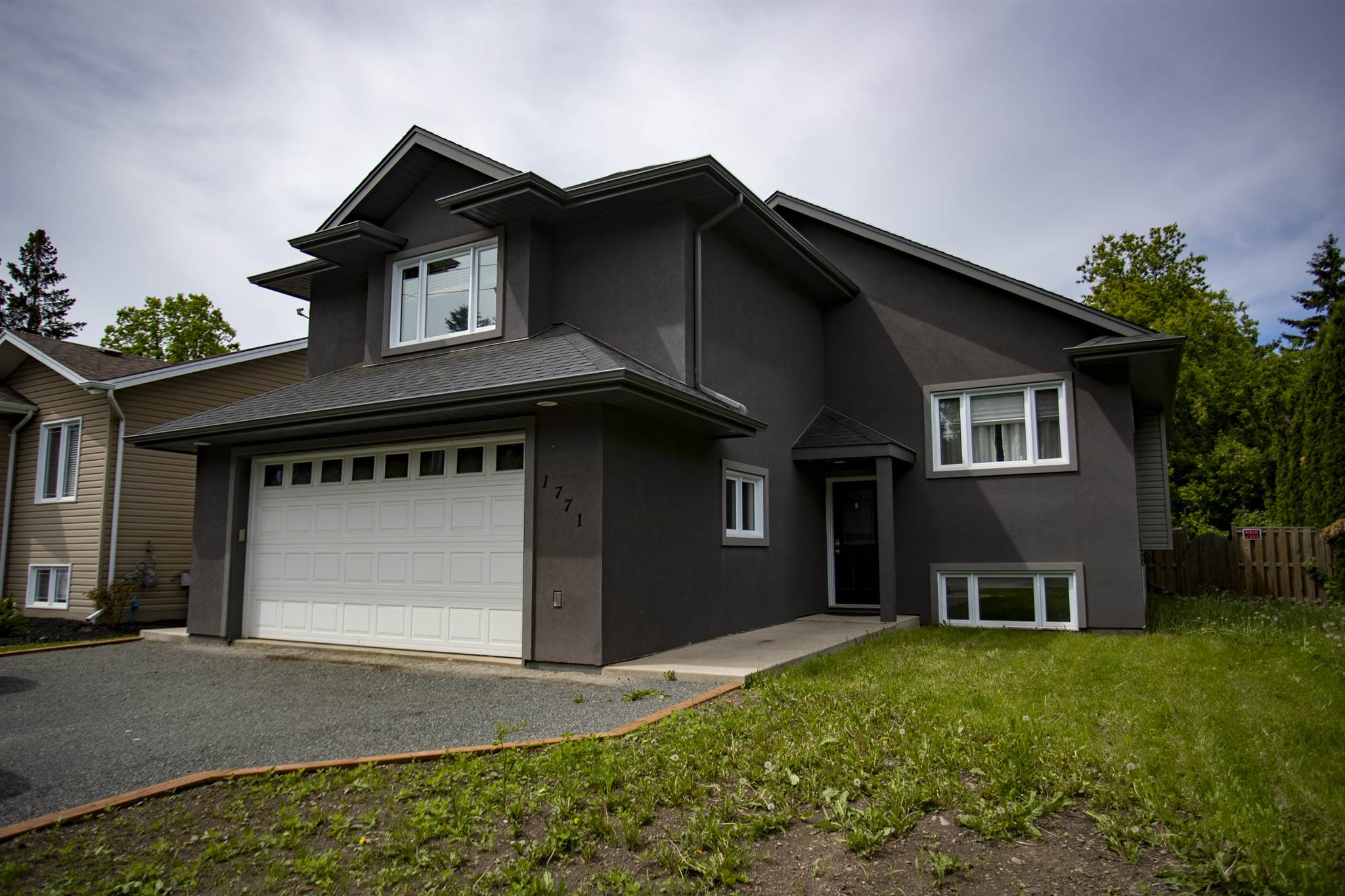 1771 Broadway Avenue, Thunder Bay, Ontario, Canada