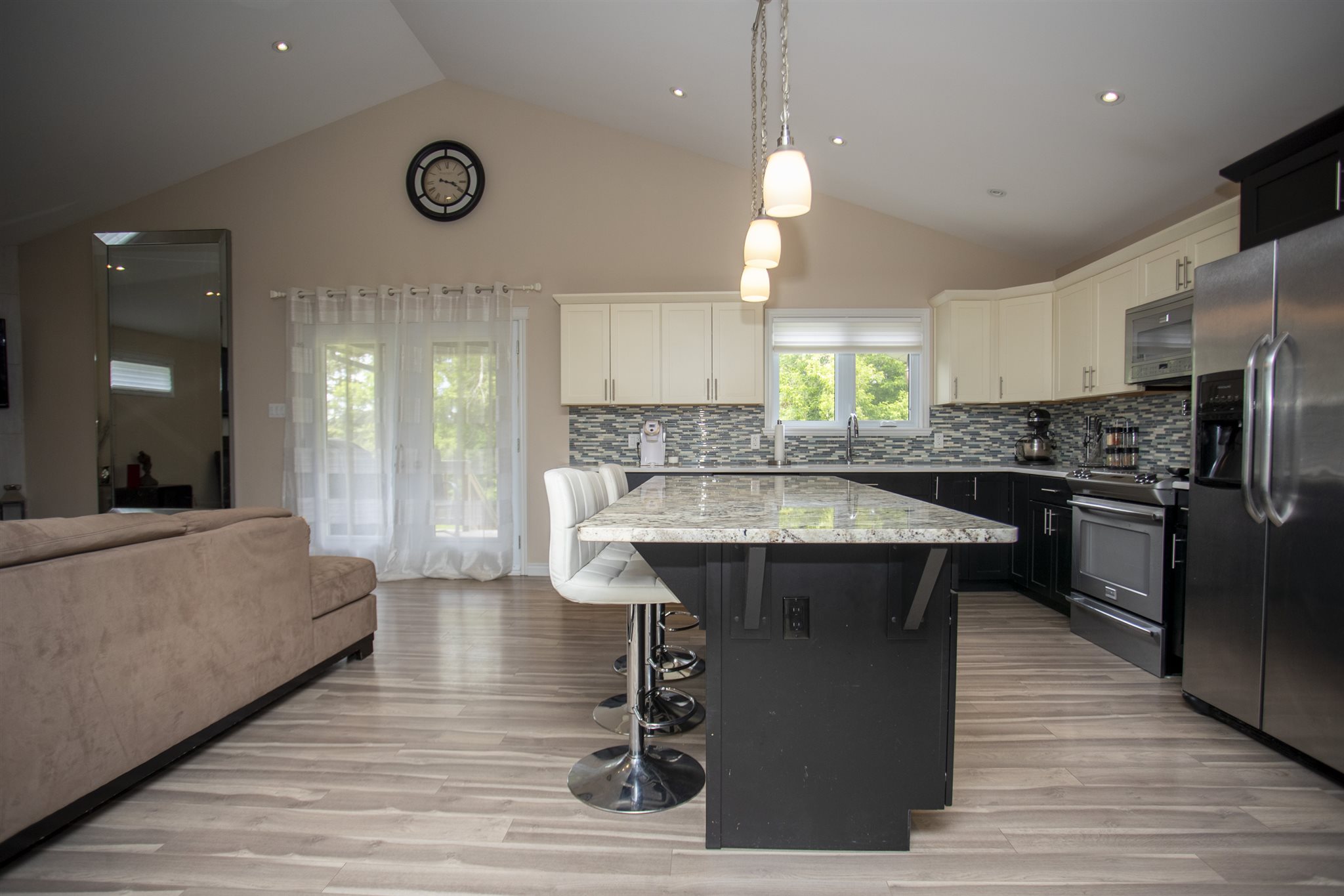 1771 Broadway Avenue, Thunder Bay, Ontario, Canada