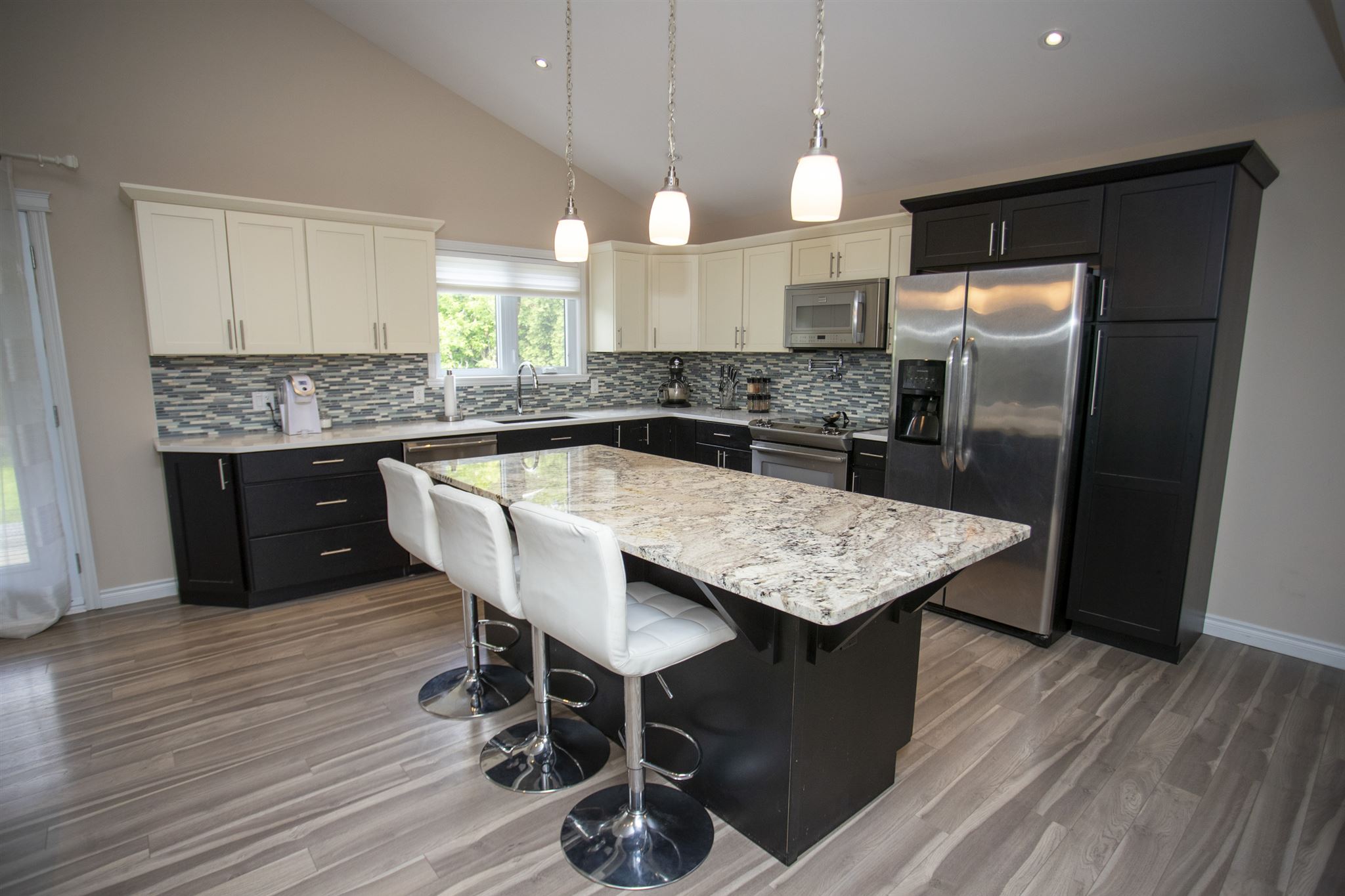 1771 Broadway Avenue, Thunder Bay, Ontario, Canada
